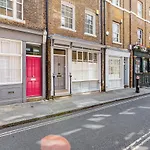 Charming 4 Bed Town House With Roof Terrace